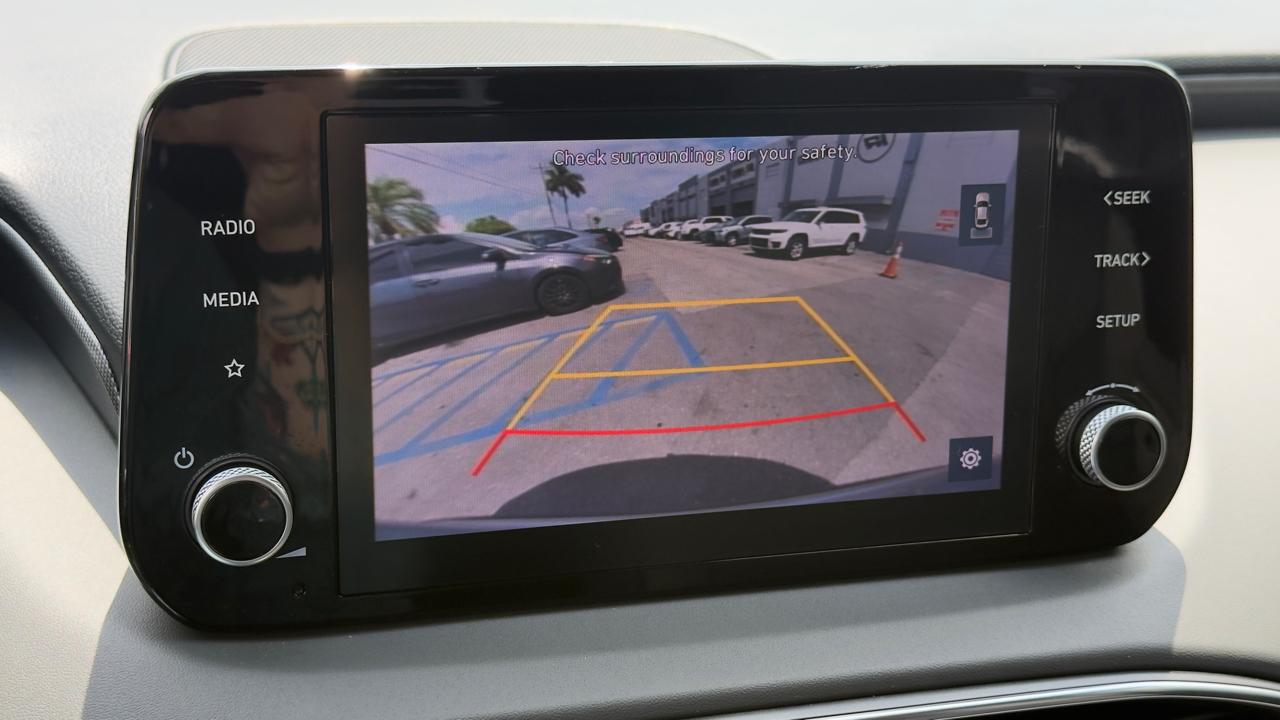 Hyundai Santa Fe SE FWD 2023