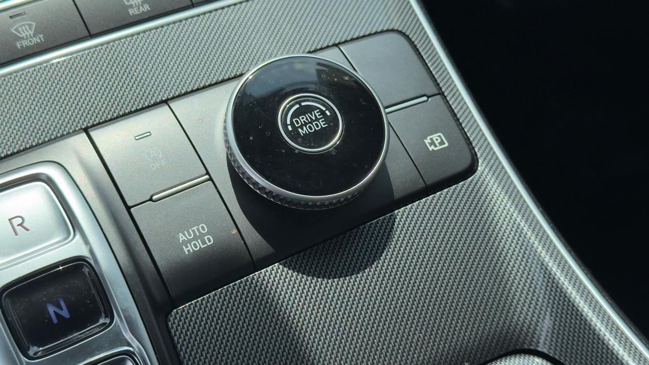 Hyundai Santa Fe SE FWD 2023
