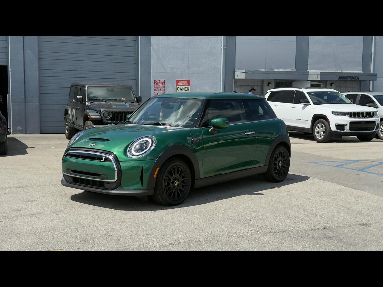 MINI Hardtop 2 Door Cooper SE Signature FWD *Ltd Avail* 2023