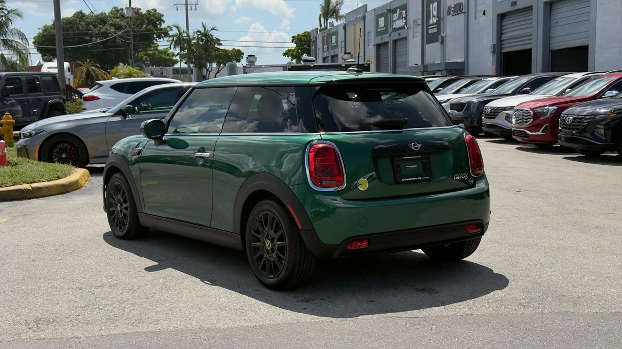 MINI Hardtop 2 Door Cooper SE Signature FWD *Ltd Avail* 2023