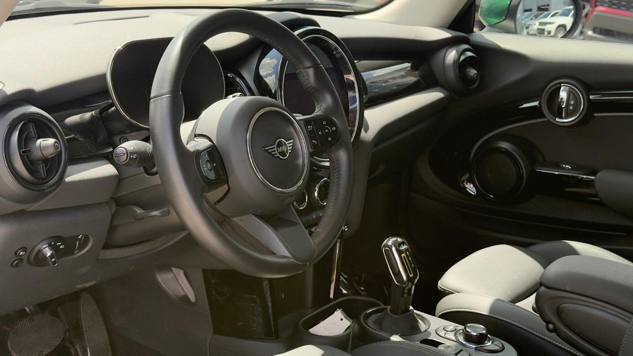 MINI Hardtop 2 Door Cooper SE Signature FWD *Ltd Avail* 2023