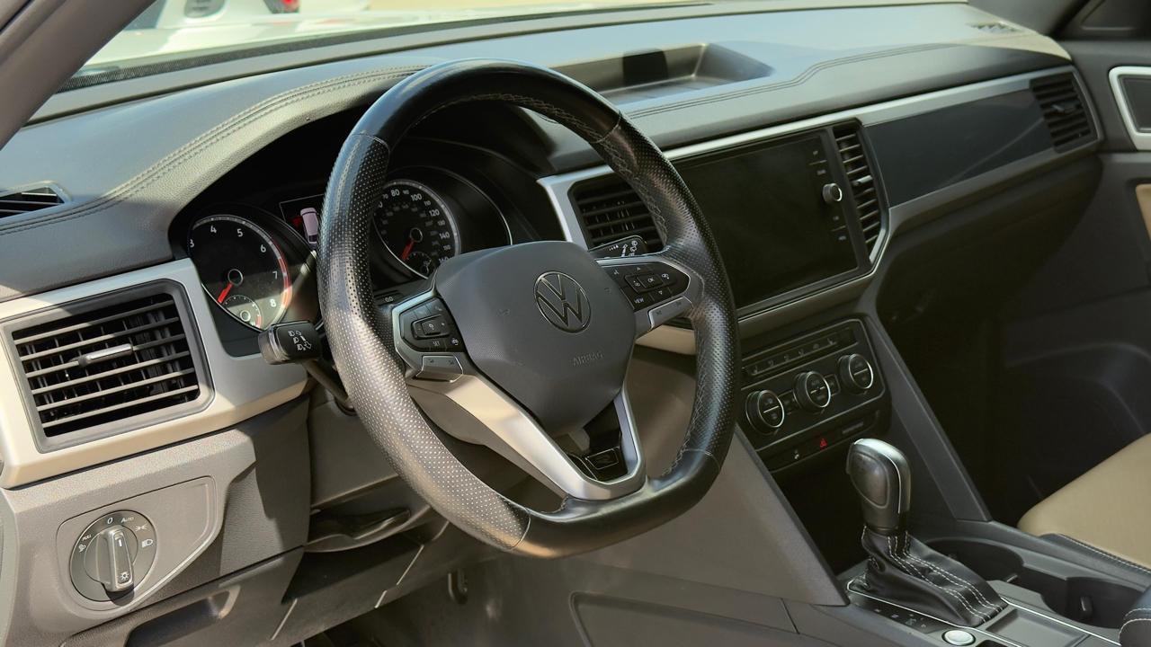 Volkswagen Atlas Cross Sport 3.6L V6 SE w/Technology R-Line FWD 2021