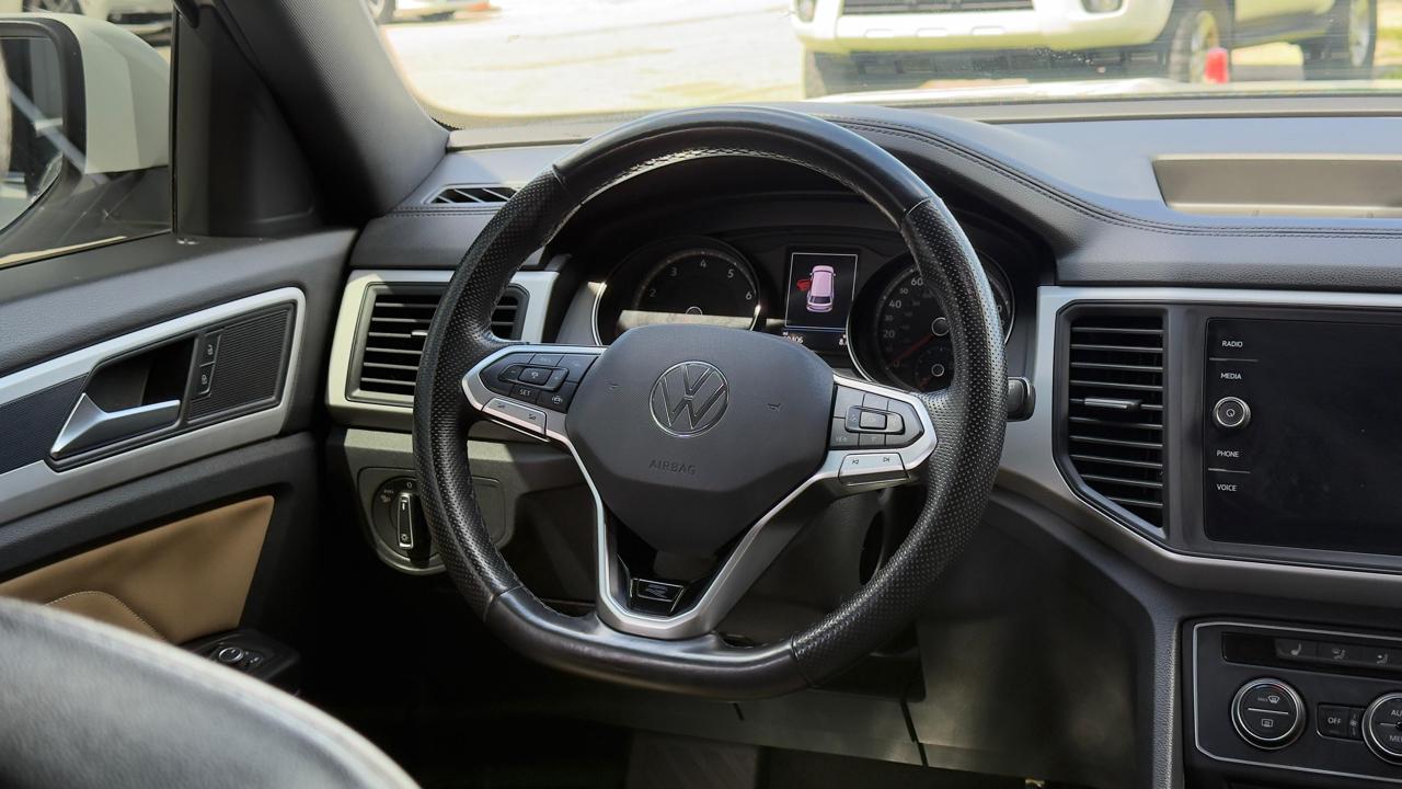 Volkswagen Atlas Cross Sport 3.6L V6 SE w/Technology R-Line FWD 2021