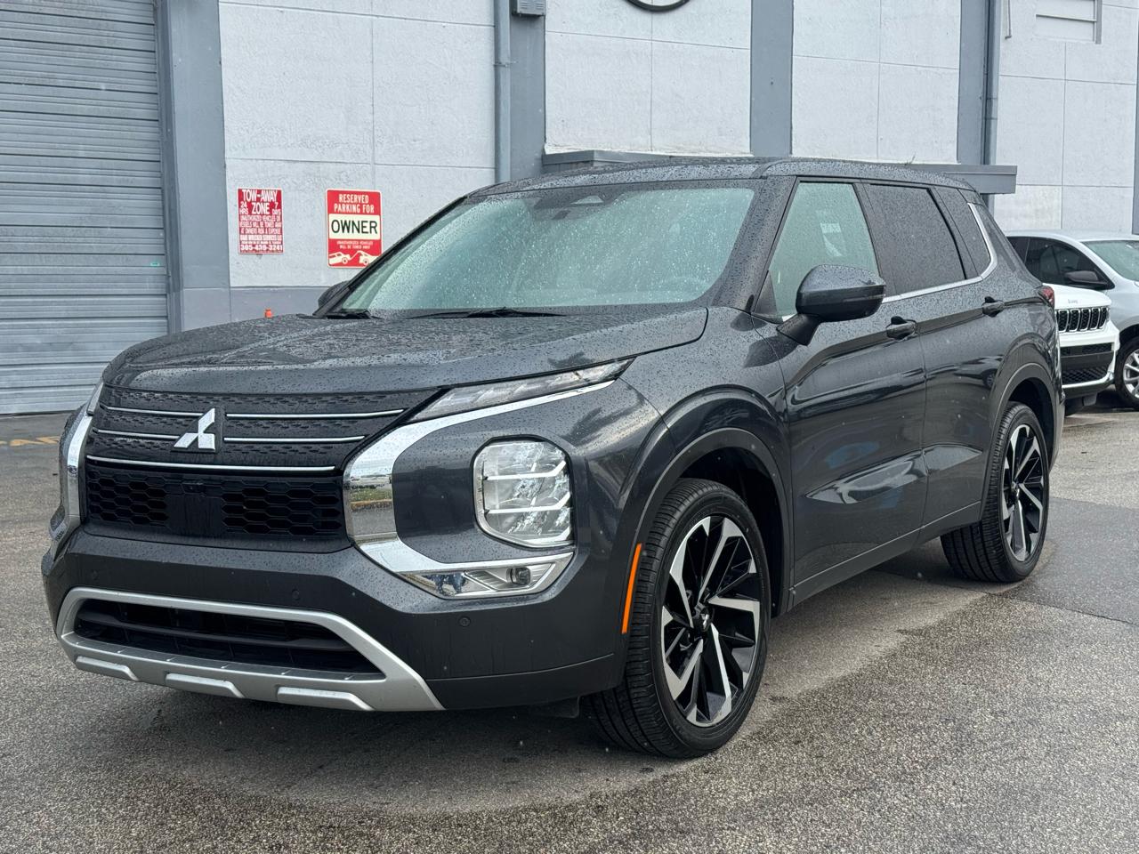 Mitsubishi Outlander SE FWD 2024