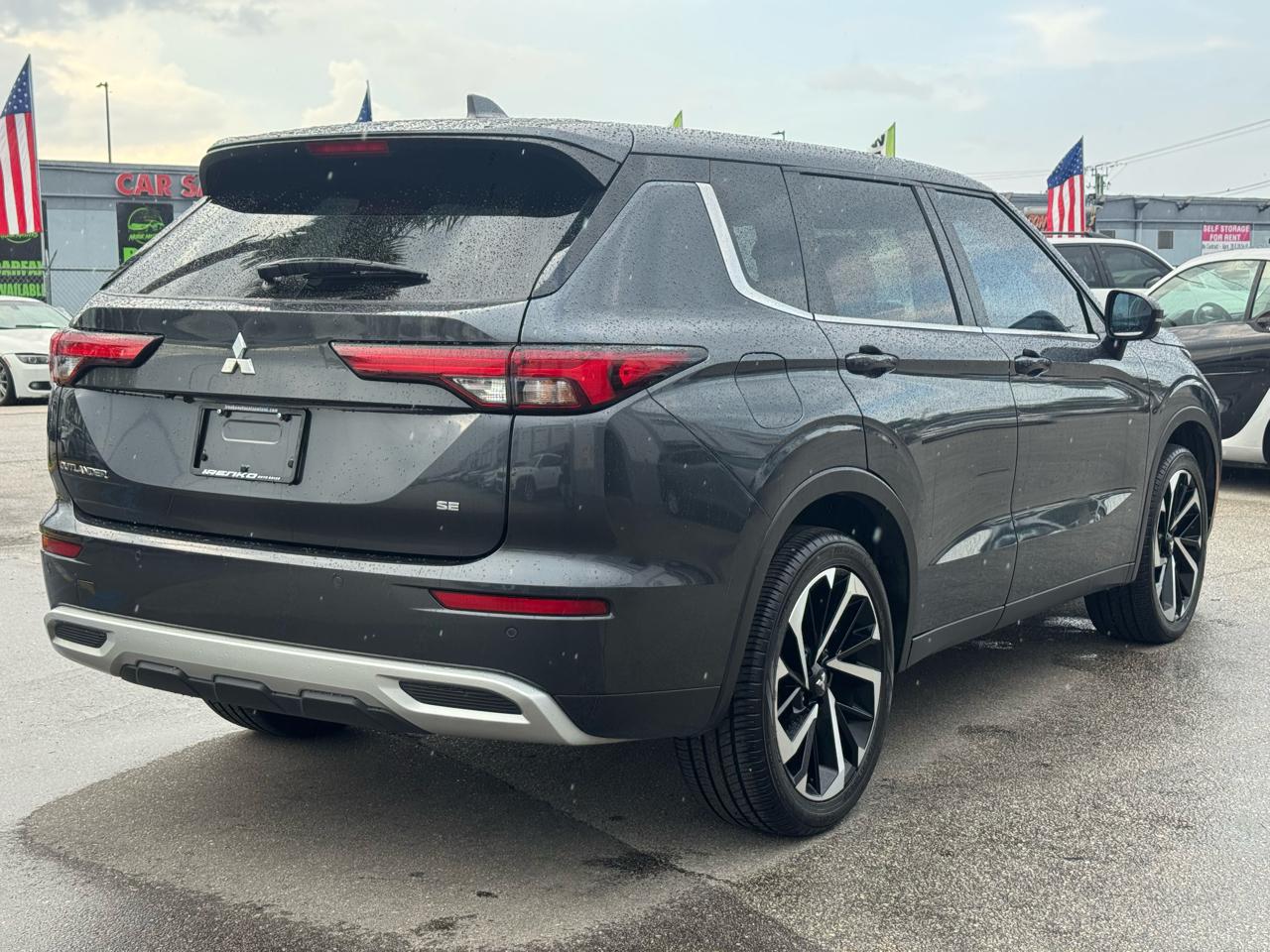 Mitsubishi Outlander SE FWD 2024