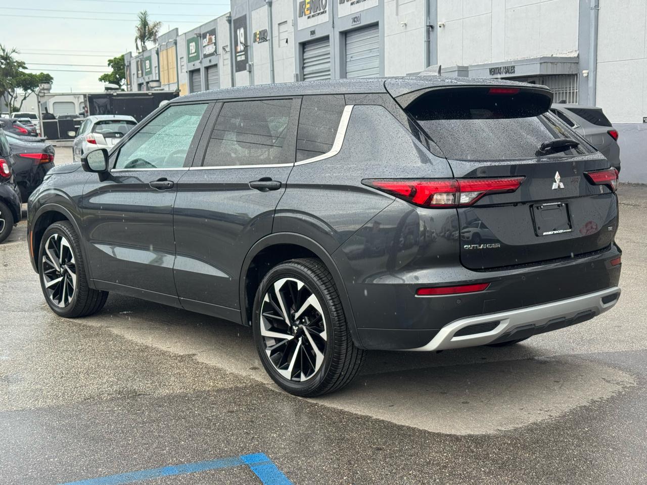 Mitsubishi Outlander SE FWD 2024
