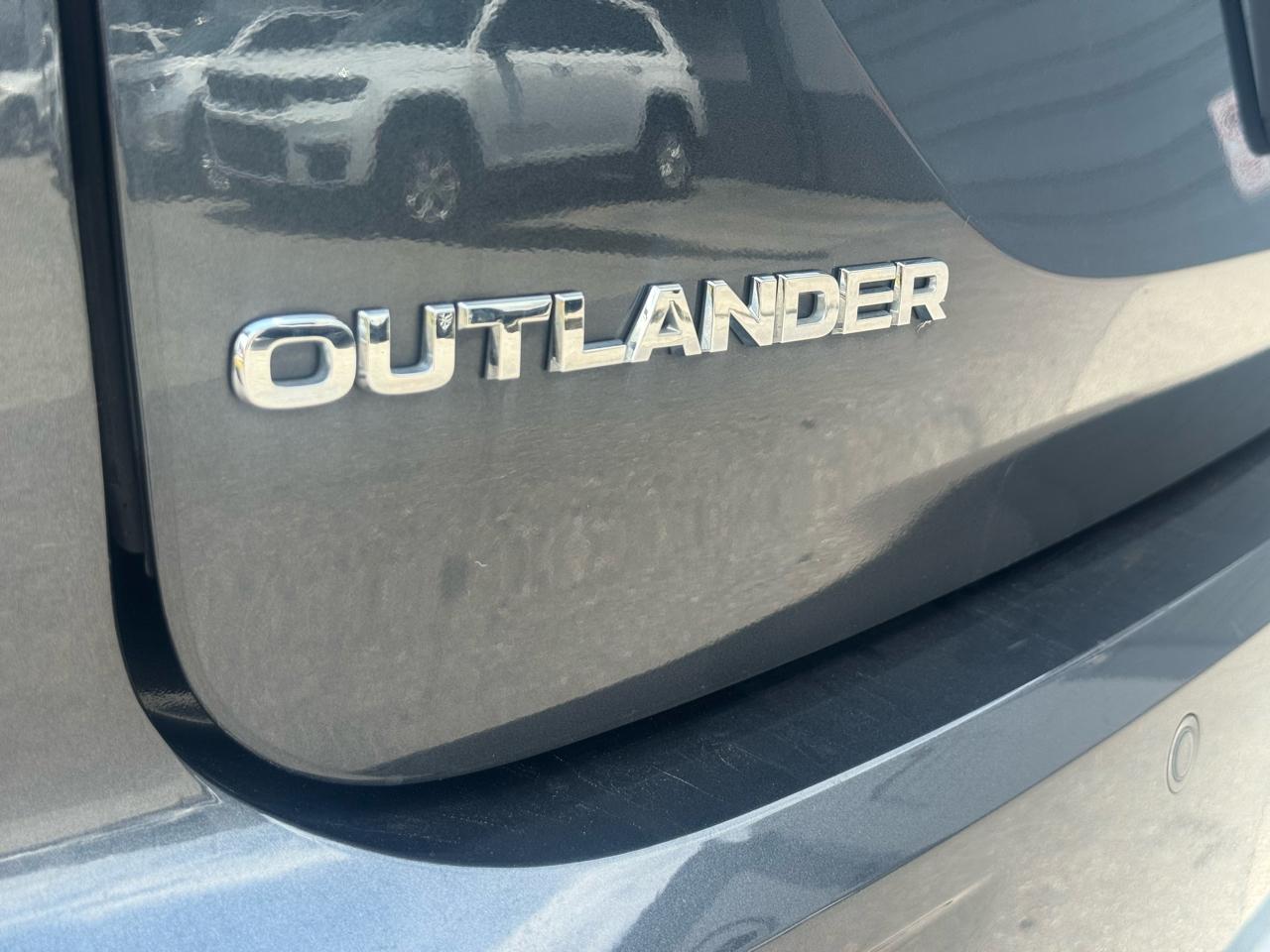 Mitsubishi Outlander SE FWD 2024