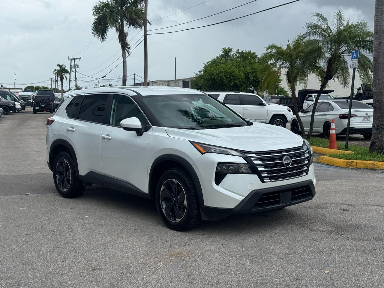 Nissan Rogue FWD SV 2025