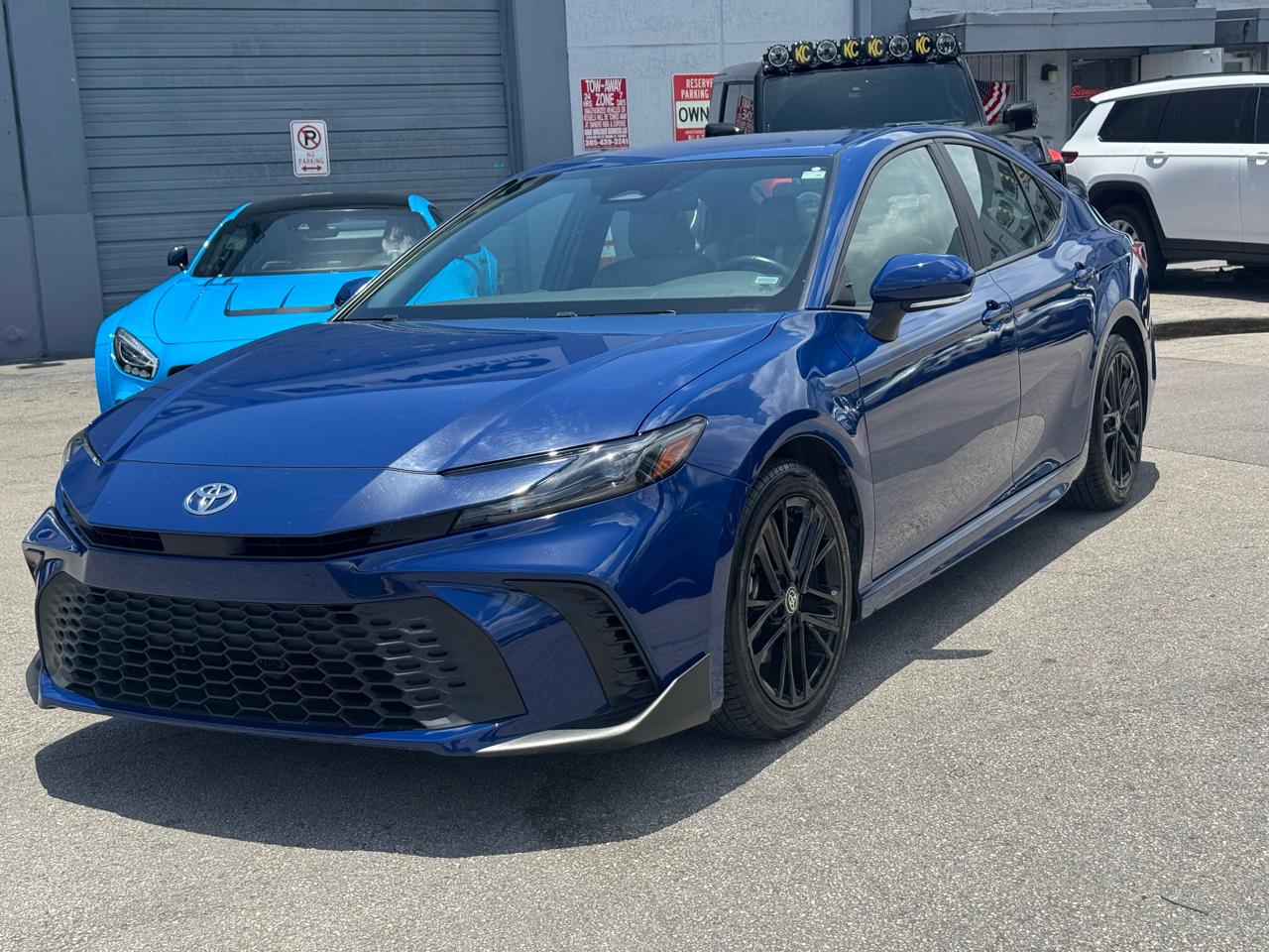 Toyota Camry XLE (Natl) 2025
