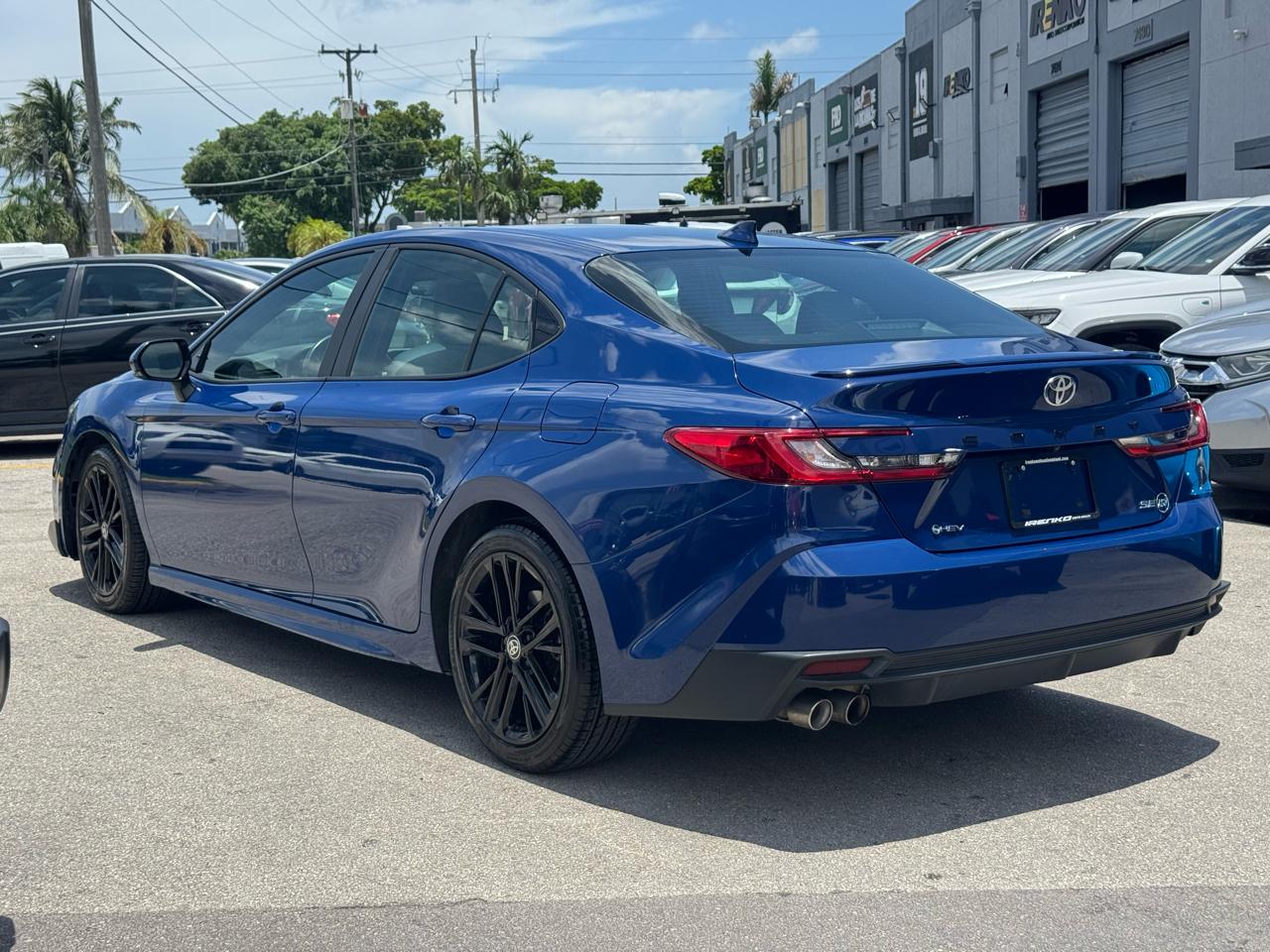 Toyota Camry XLE (Natl) 2025