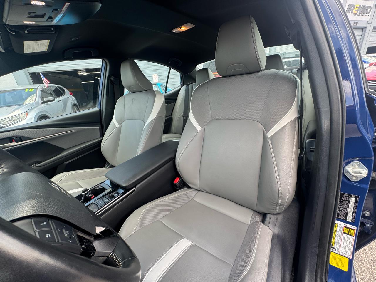 Toyota Camry XLE (Natl) 2025