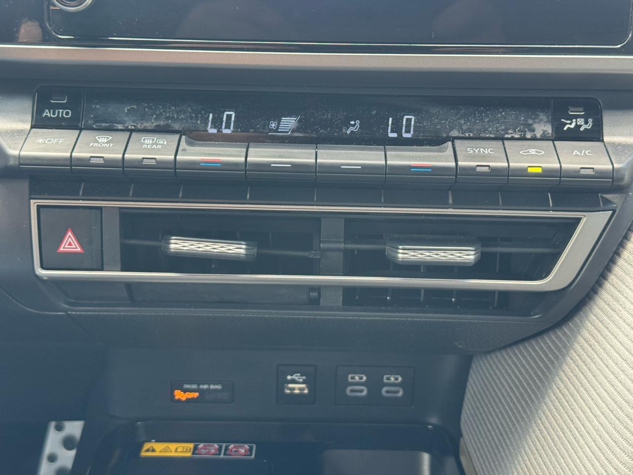Toyota Camry XLE (Natl) 2025