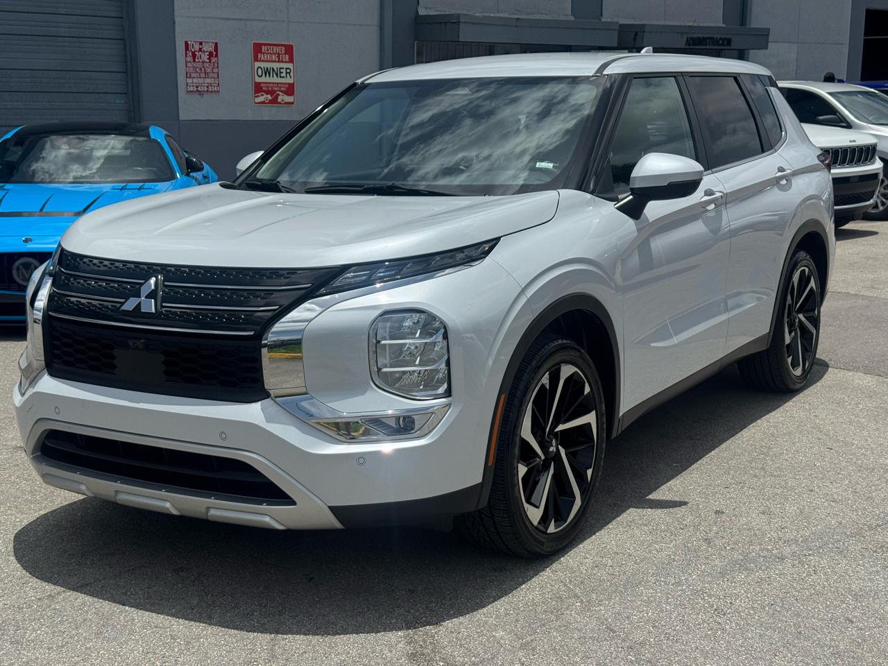 Mitsubishi Outlander SE FWD 2024