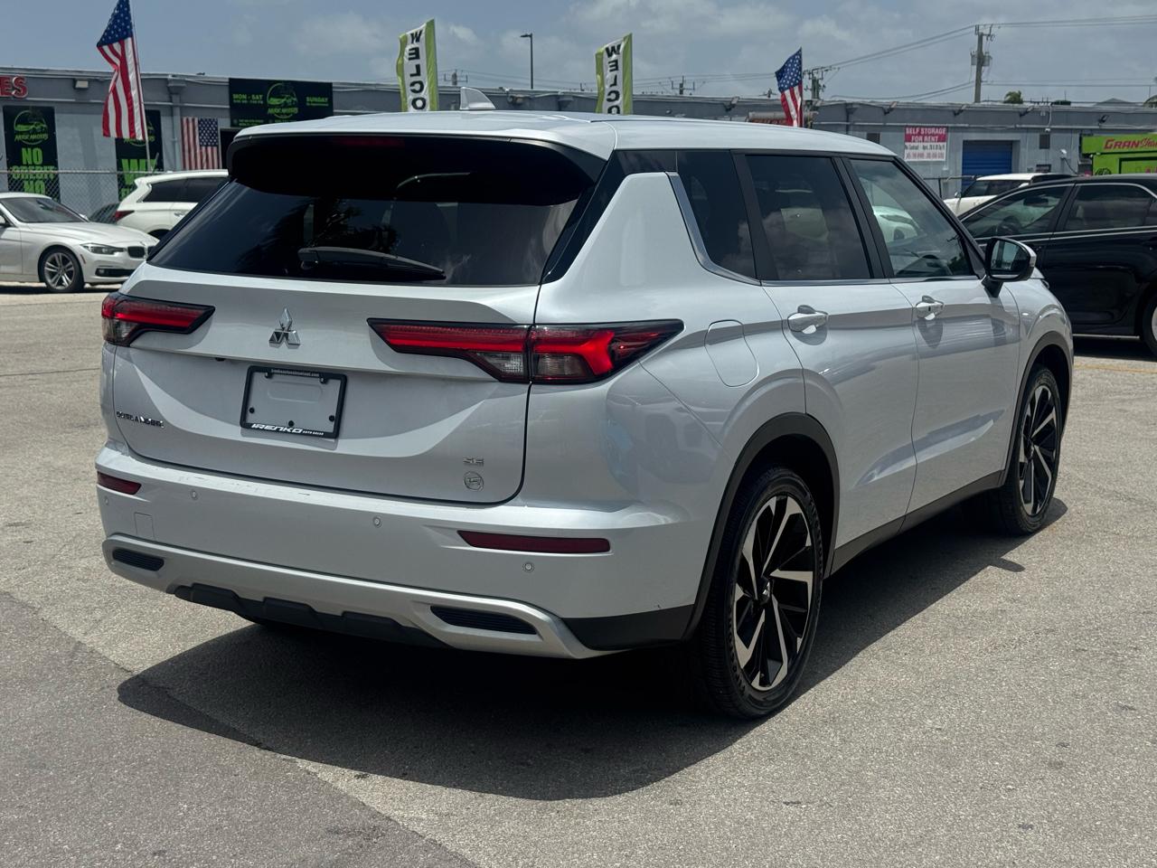 Mitsubishi Outlander SE FWD 2024