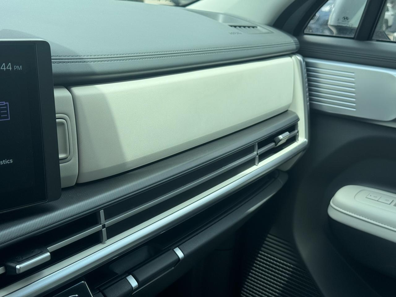 Hyundai Santa Fe SEL FWD 2026