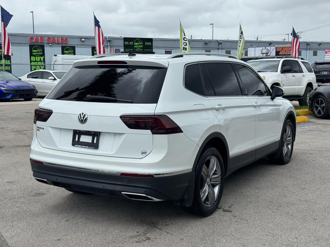 Volkswagen Tiguan 2.0T SE R-Line Black FWD 2021