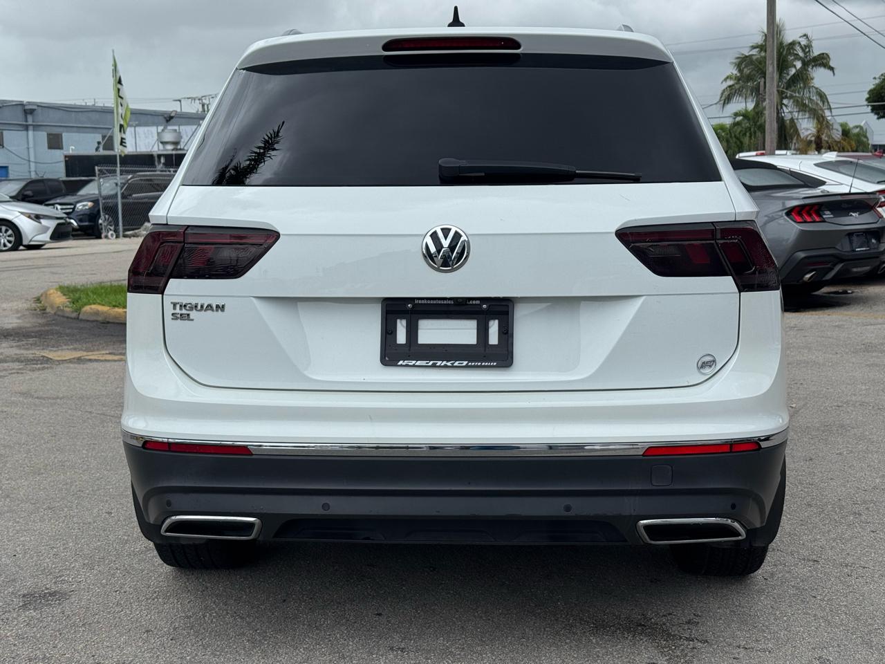 Volkswagen Tiguan 2.0T SE R-Line Black FWD 2021