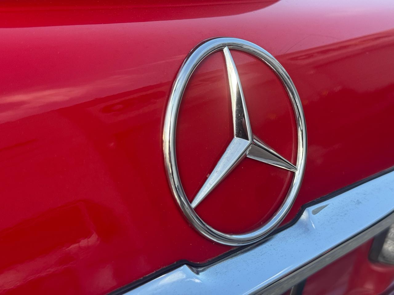 Mercedes-Benz 560 SL  1988