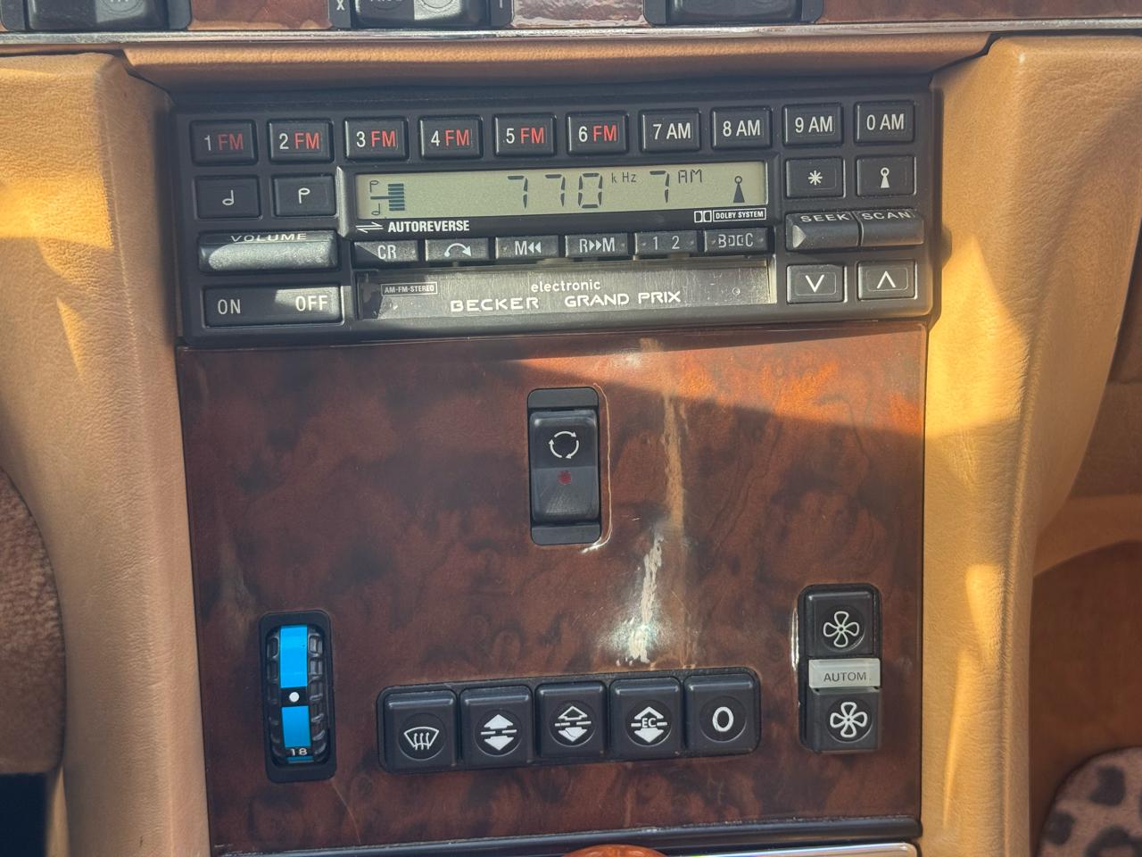Mercedes-Benz 560 SL  1988