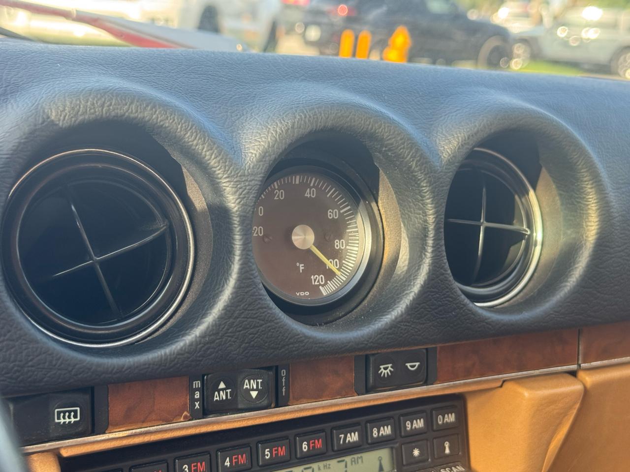 Mercedes-Benz 560 SL  1988