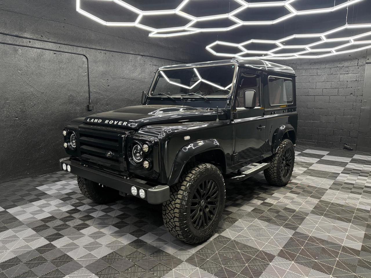 Land Rover Defender 90 First Edition 1995