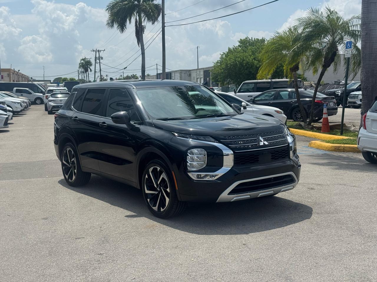 Mitsubishi Outlander SE FWD 2024