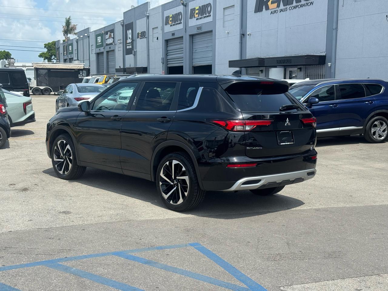 Mitsubishi Outlander SE FWD 2024