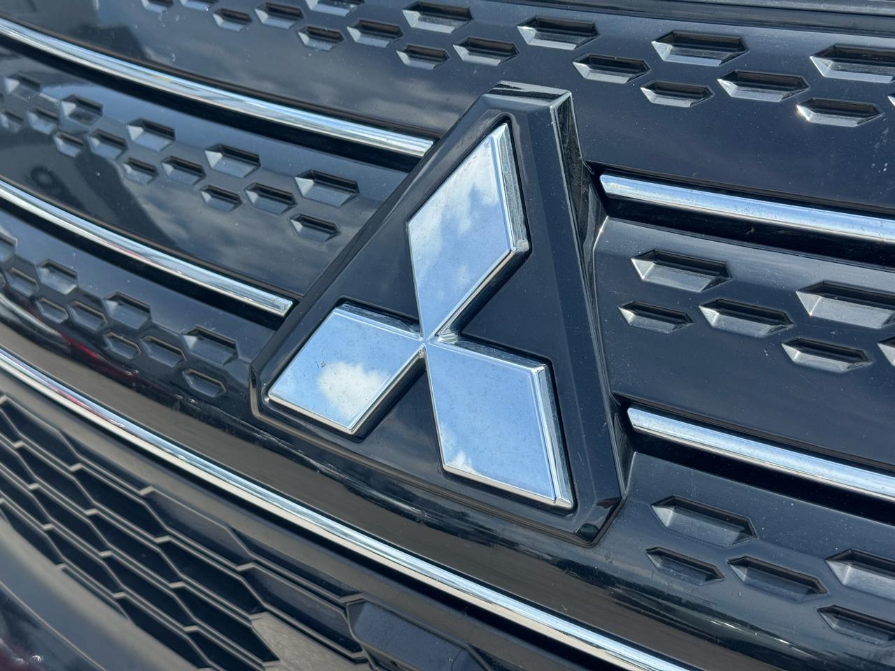 Mitsubishi Outlander SE FWD 2024