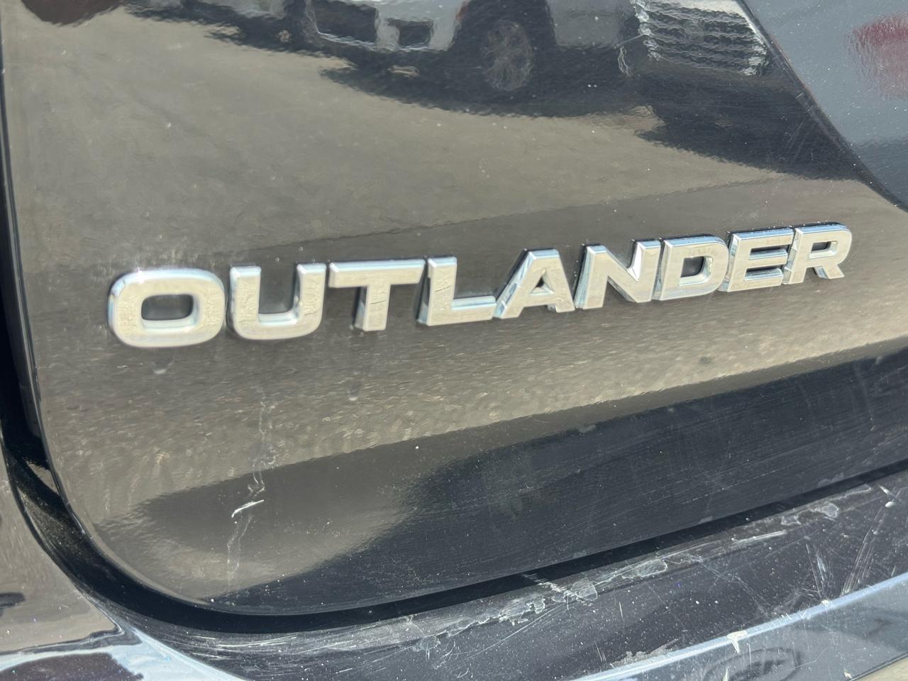 Mitsubishi Outlander SE FWD 2024