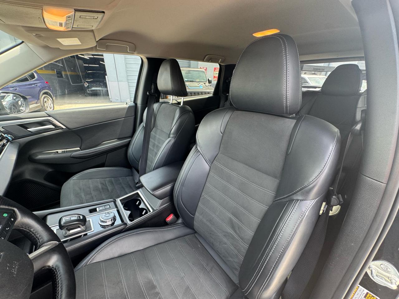 Mitsubishi Outlander SE FWD 2024