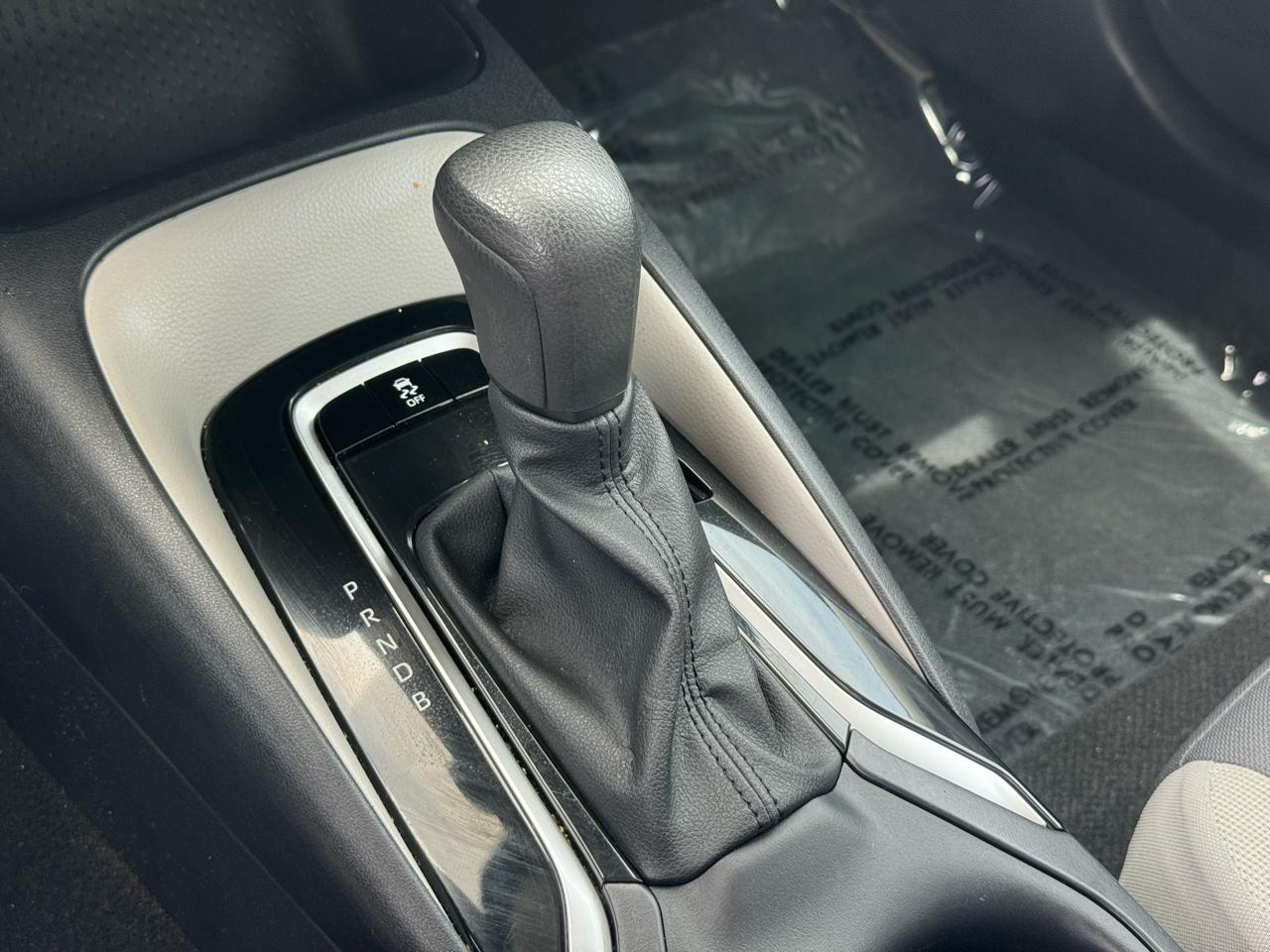 Toyota Corolla LE CVT (Natl) 2025