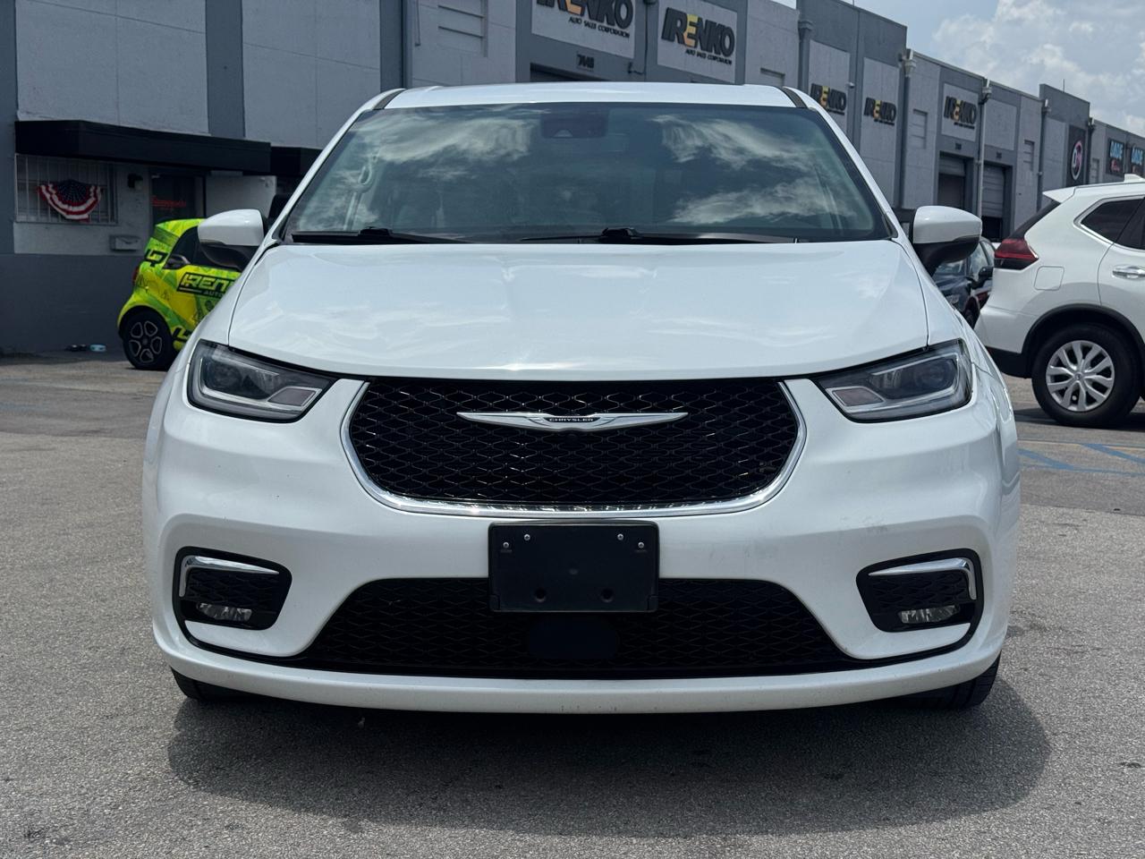 Chrysler Pacifica Touring L FWD 2023