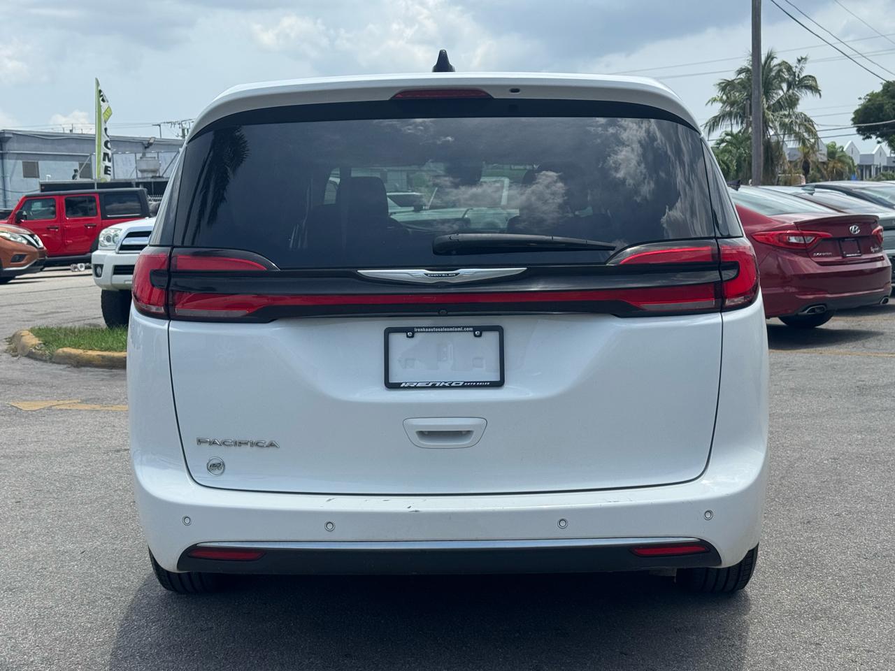 Chrysler Pacifica Touring L FWD 2023