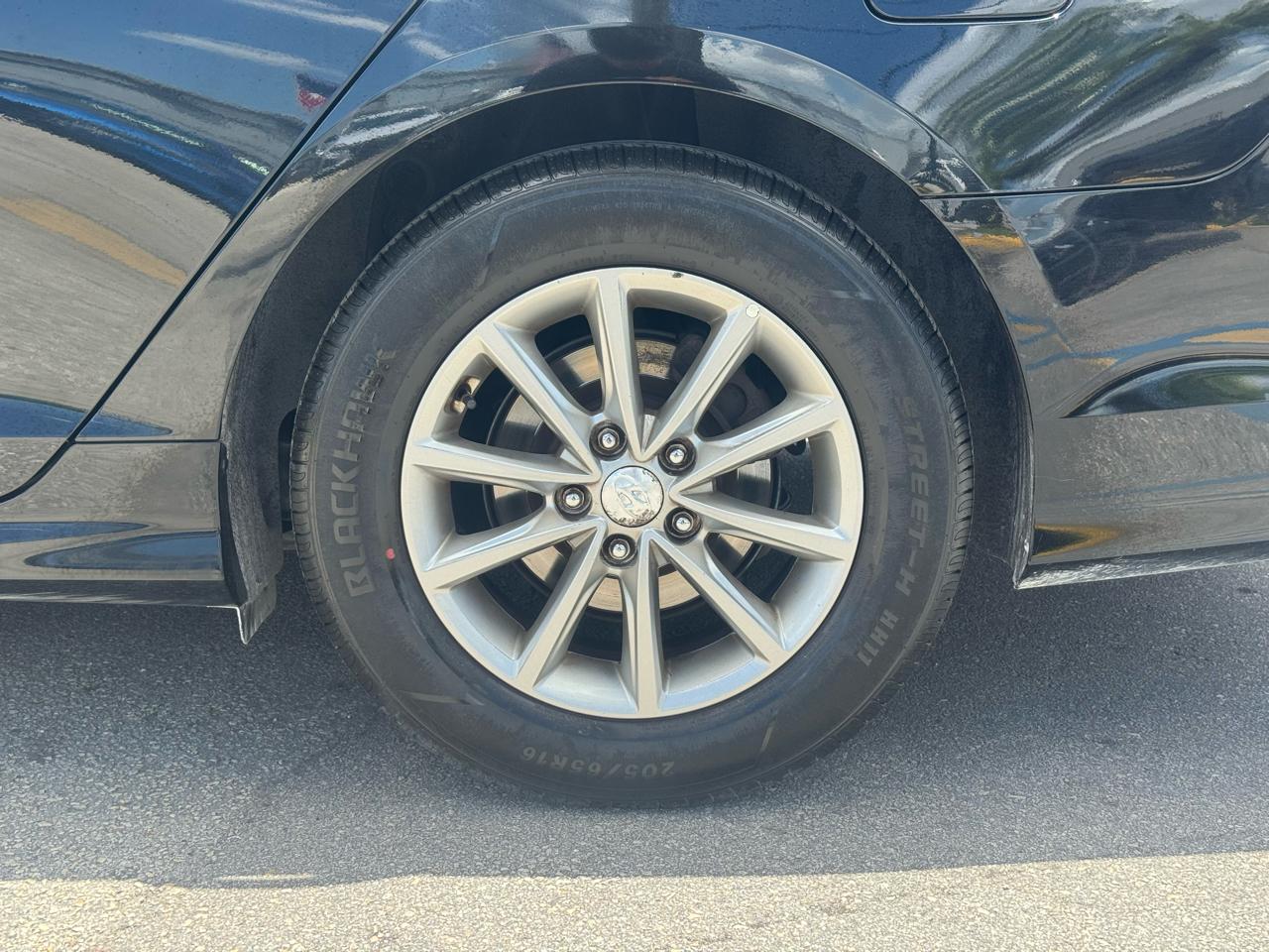 Hyundai Sonata SE 2.4L 2019