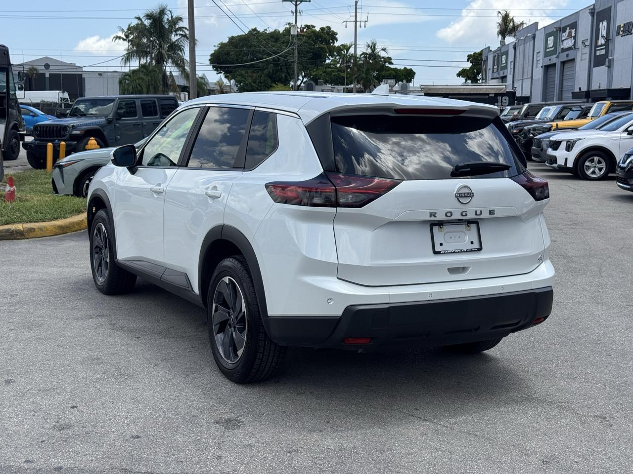 Nissan Rogue FWD SV 2025