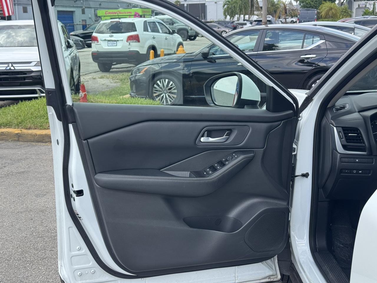 Nissan Rogue FWD SV 2025