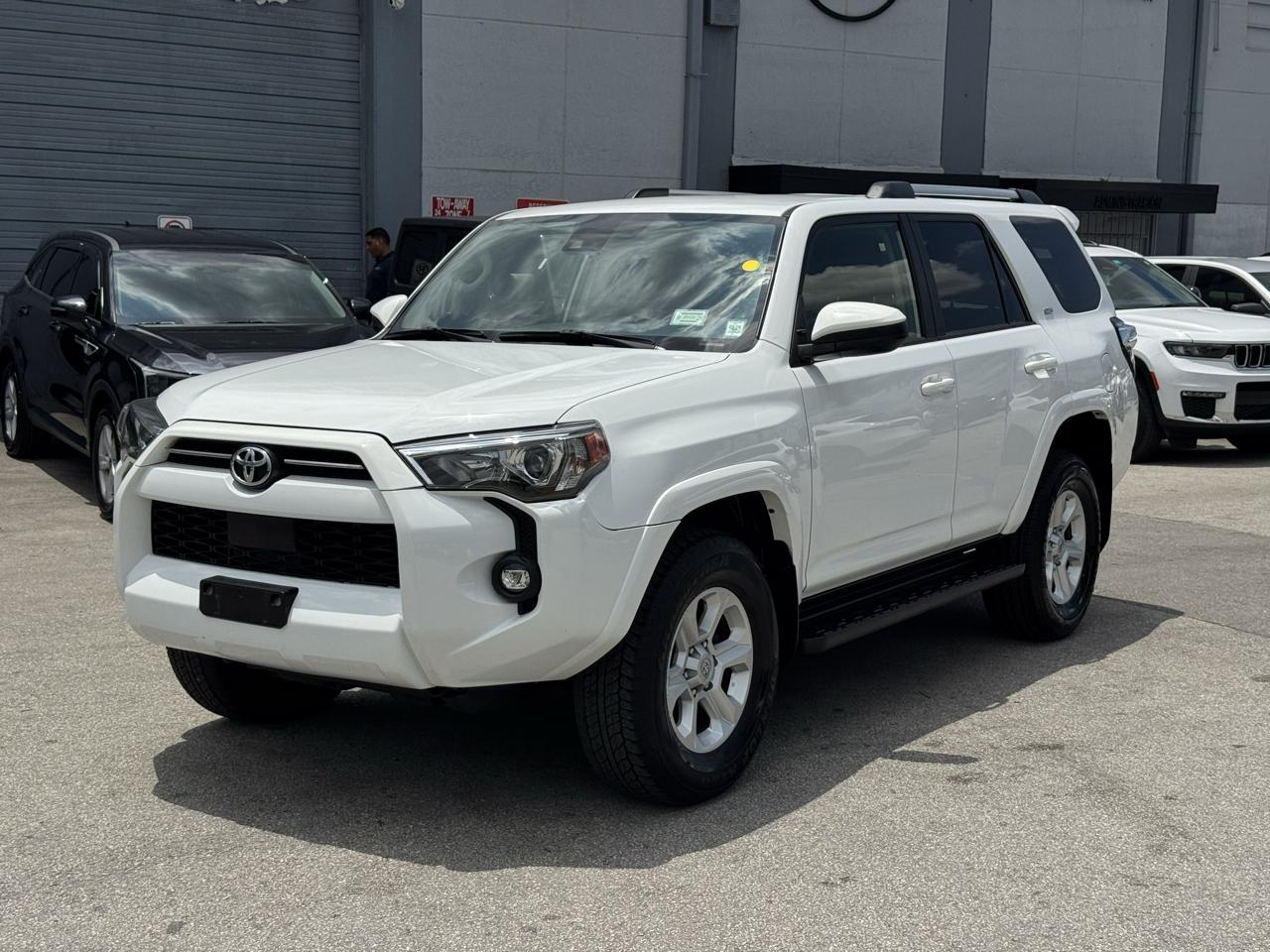 Toyota 4Runner SR5 4WD (Natl) 2024