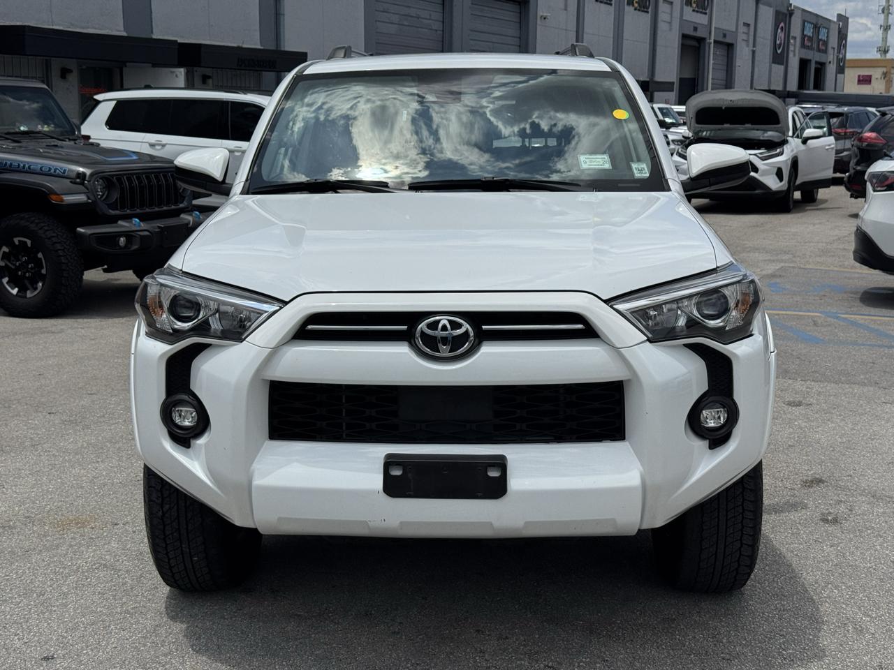 Toyota 4Runner SR5 4WD (Natl) 2024