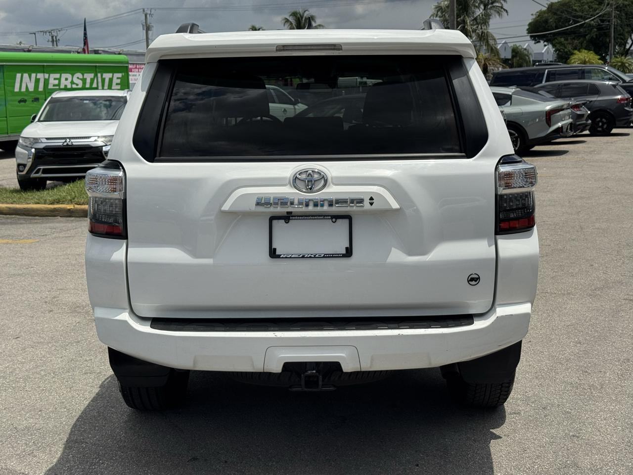 Toyota 4Runner SR5 4WD (Natl) 2024