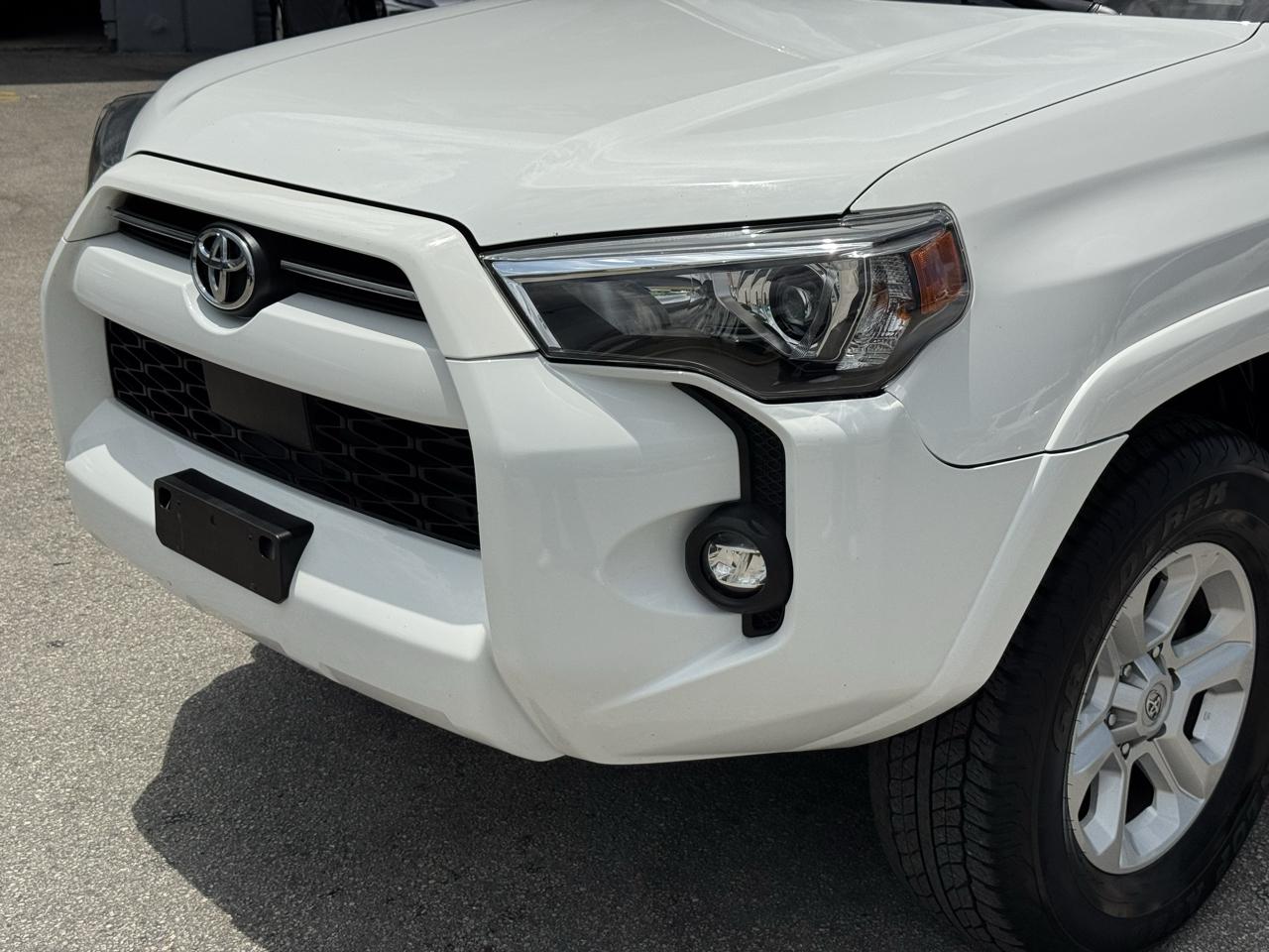 Toyota 4Runner SR5 4WD (Natl) 2024