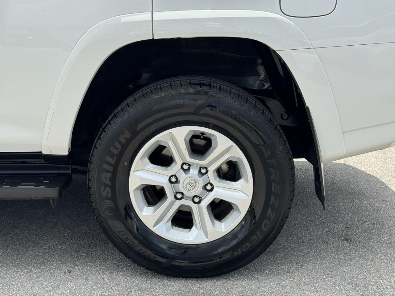 Toyota 4Runner SR5 4WD (Natl) 2024