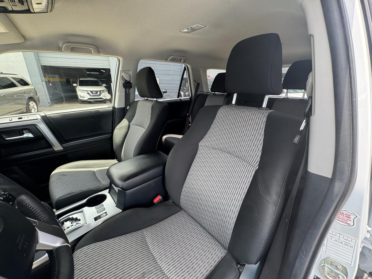 Toyota 4Runner SR5 4WD (Natl) 2024