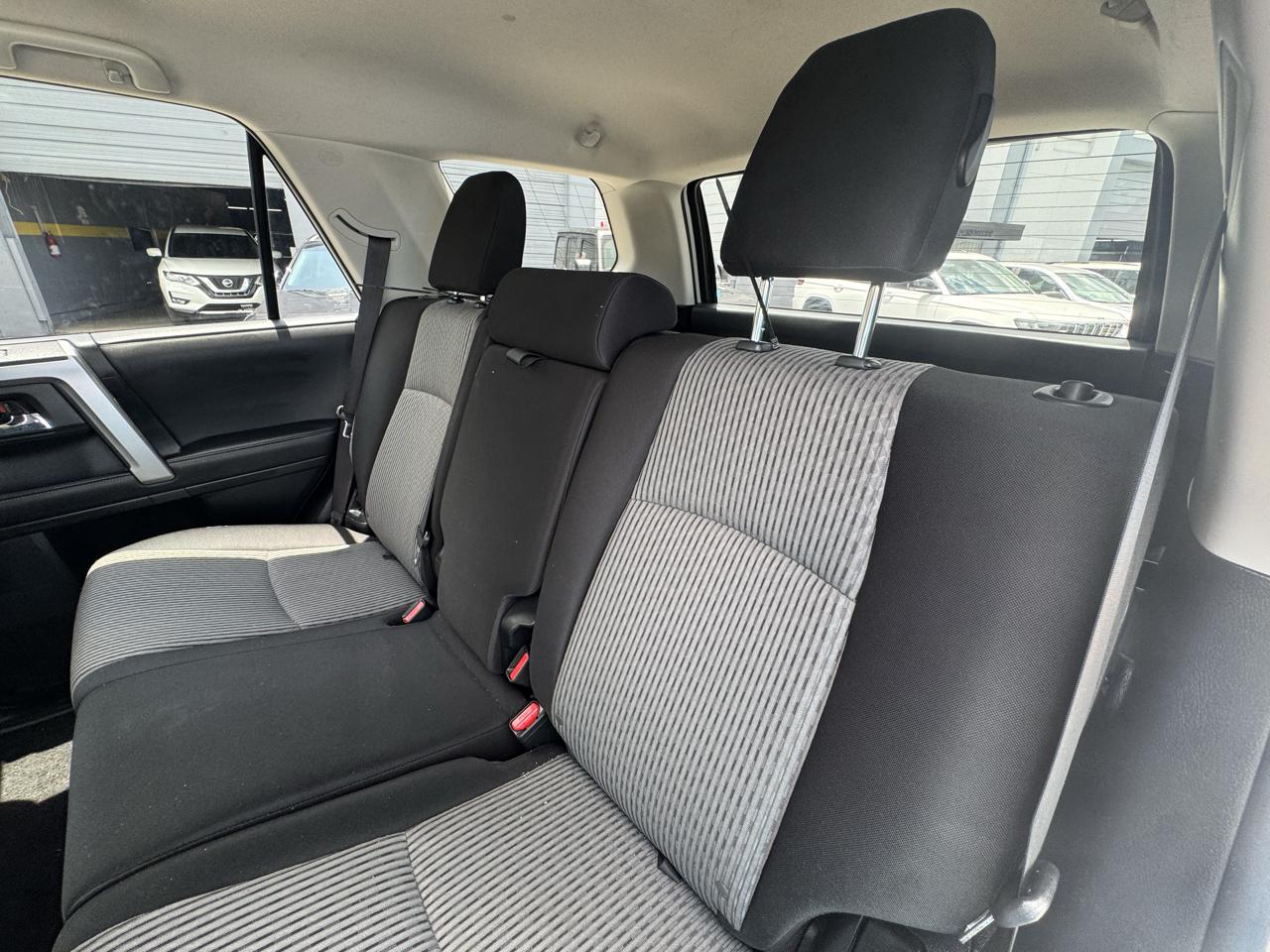 Toyota 4Runner SR5 4WD (Natl) 2024