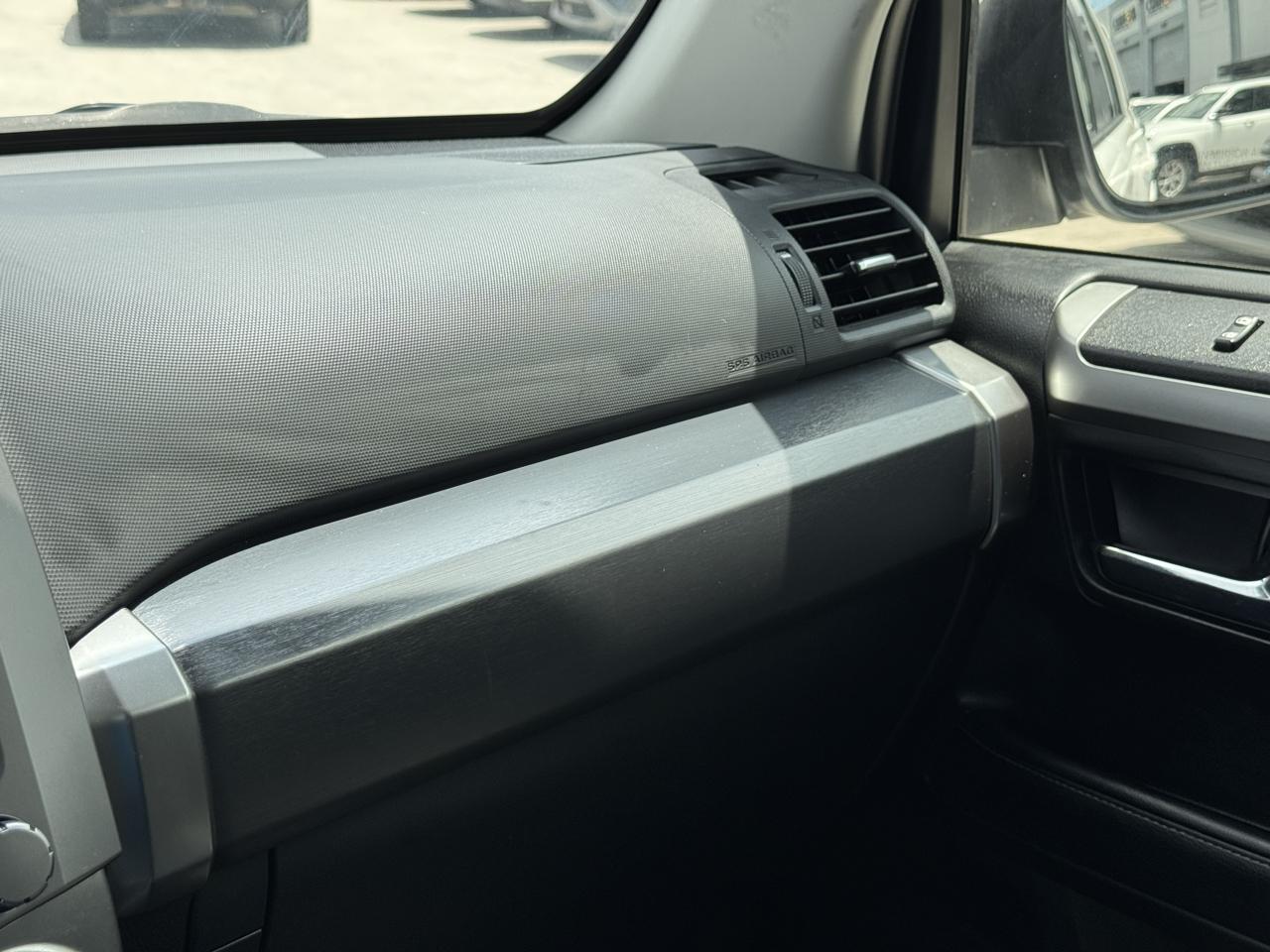 Toyota 4Runner SR5 4WD (Natl) 2024