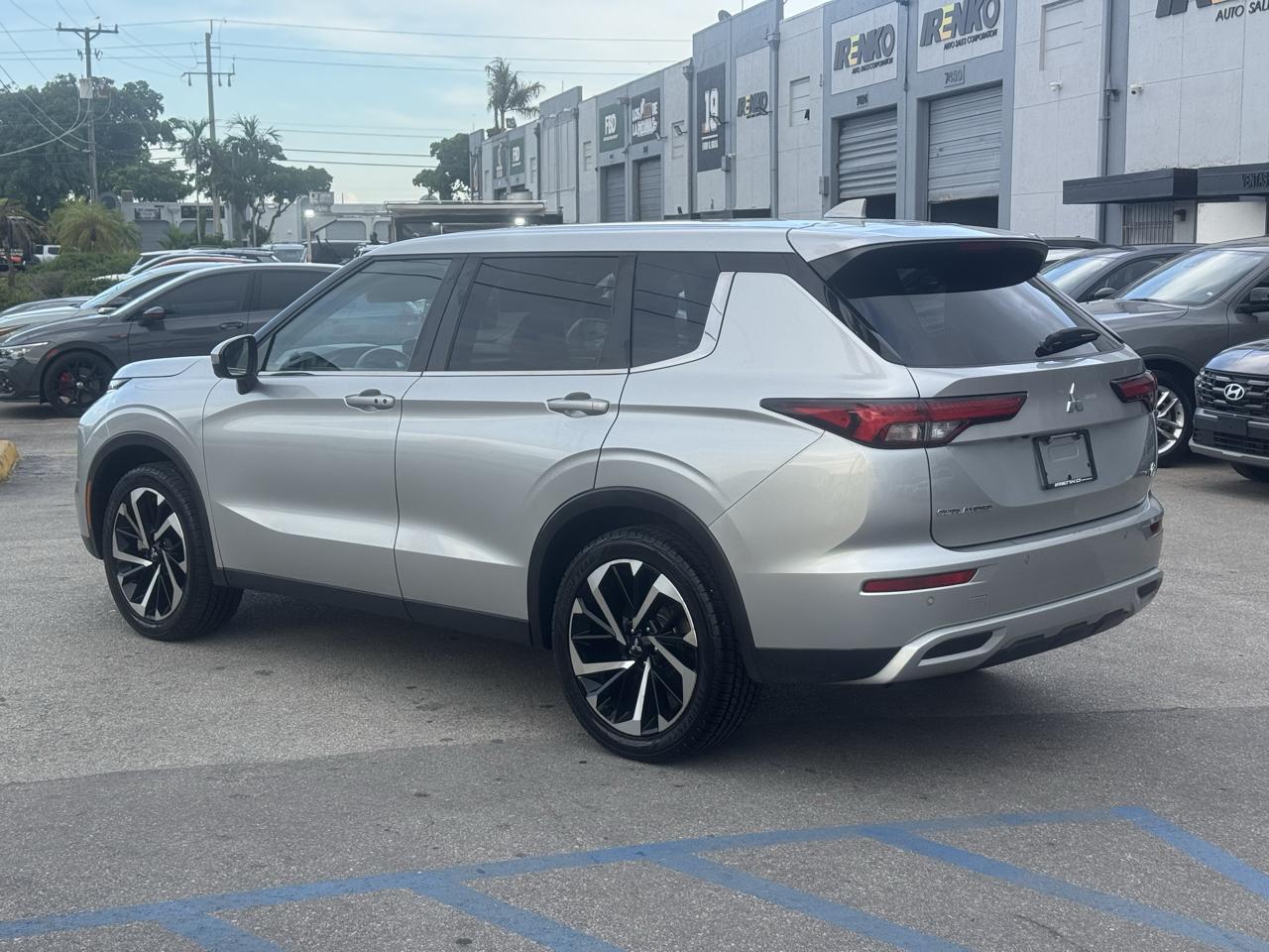 Mitsubishi Outlander SE FWD 2024