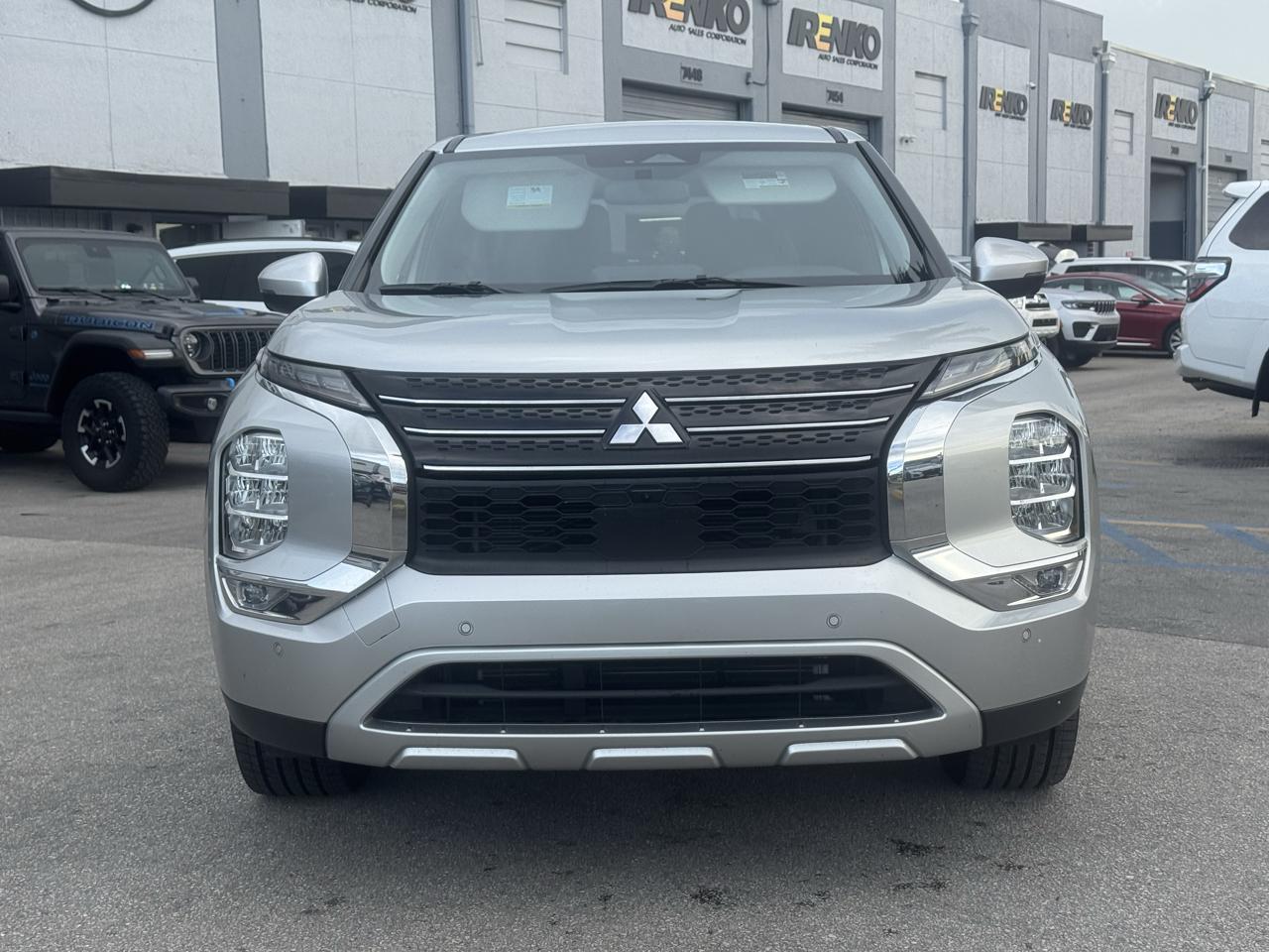 Mitsubishi Outlander SE FWD 2024