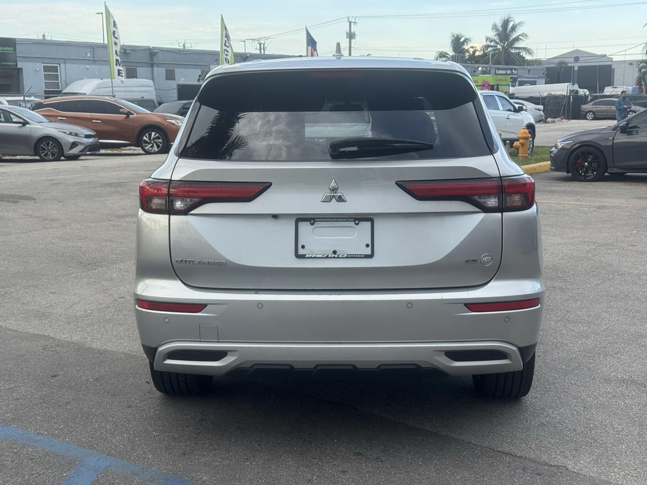 Mitsubishi Outlander SE FWD 2024