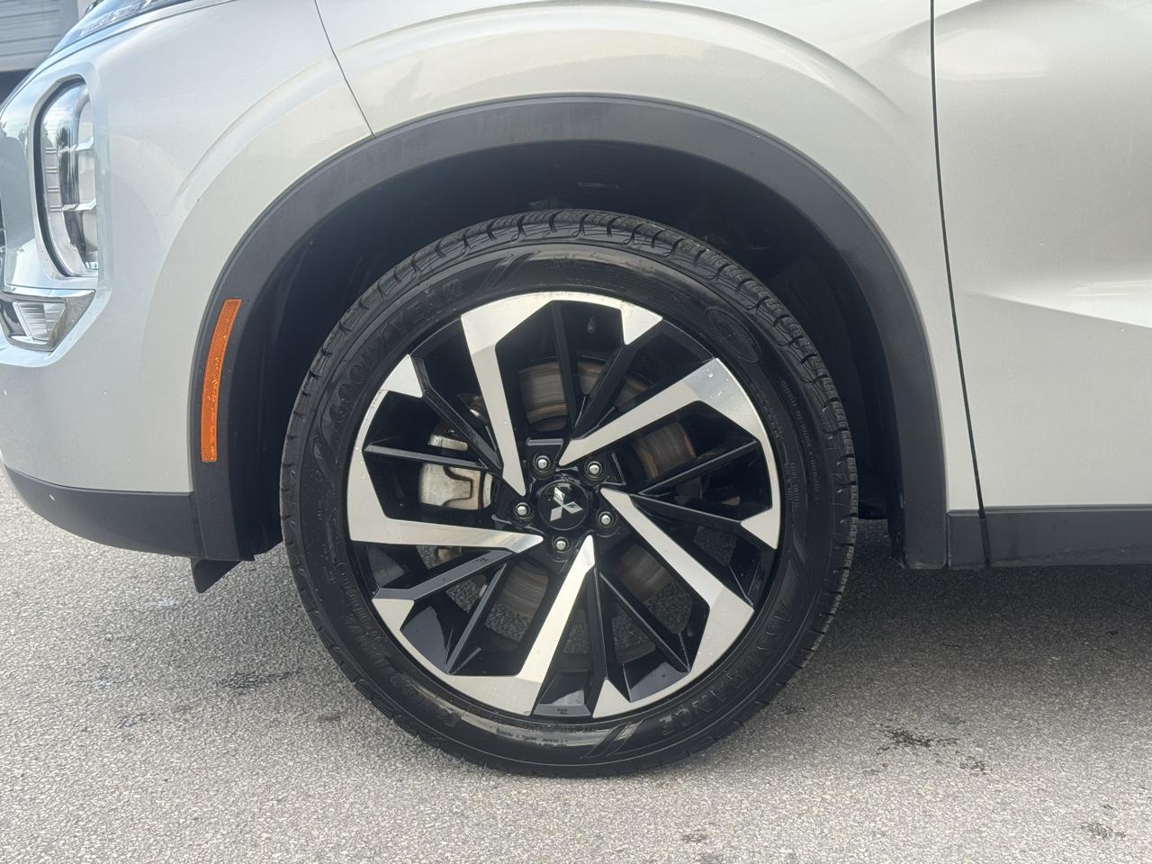 Mitsubishi Outlander SE FWD 2024