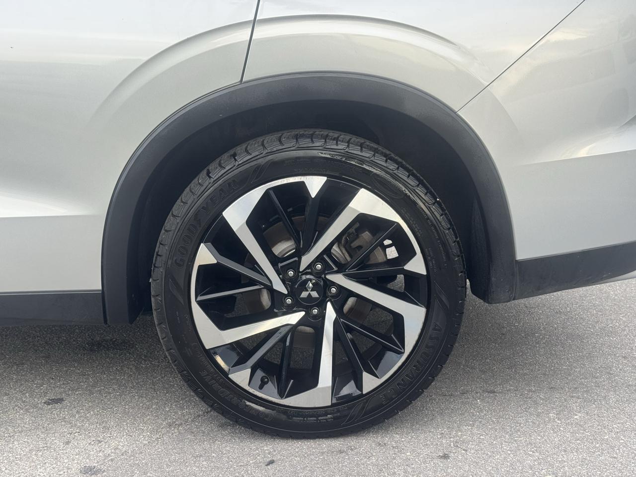 Mitsubishi Outlander SE FWD 2024