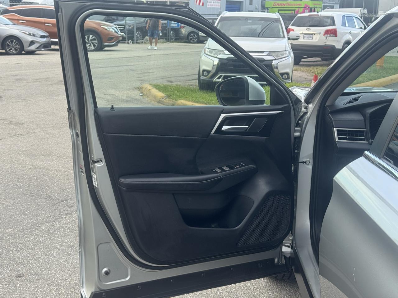 Mitsubishi Outlander SE FWD 2024